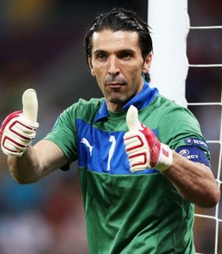 国米多点进攻形成优势