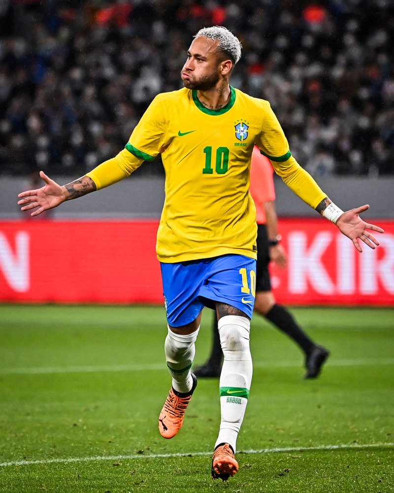 个人开发者斩获千万流水的首个产品，居然是一款不用充钱的“氪金游戏”